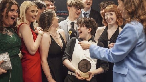 winners laughing whilst getting interviewed
