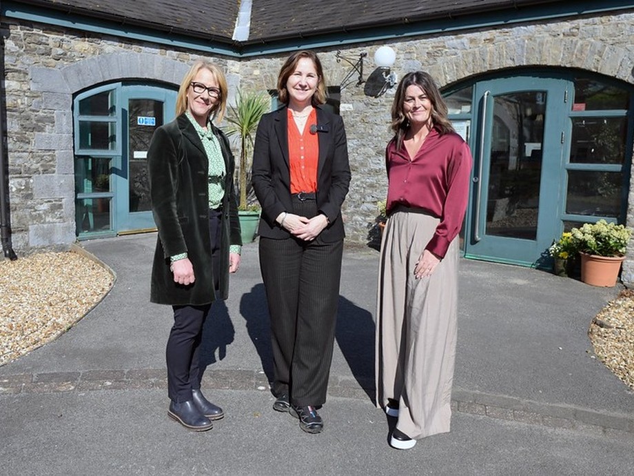 The minister with head of Green Skills Jemma Parsons and vice principal