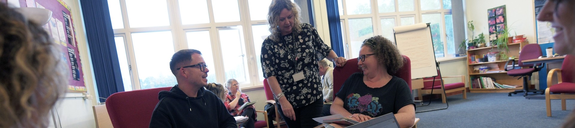 Students discuss counselling. 