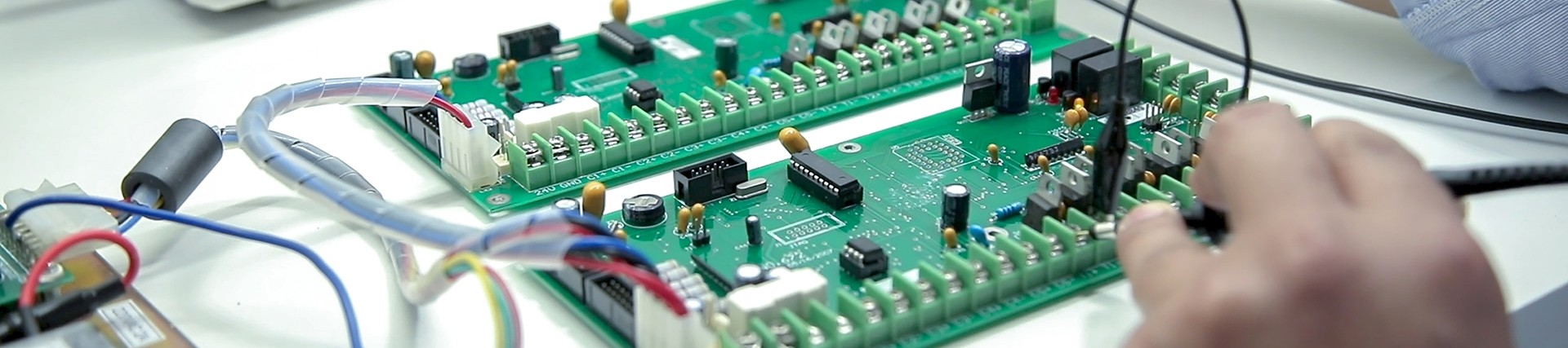 checking-current-laptop-circuit-board